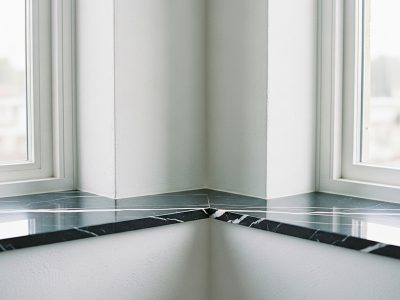 Nero-Marquina-Marmor-Fensterbaenke-auf-Gehrung-geschnitten-poliert-2cm_2